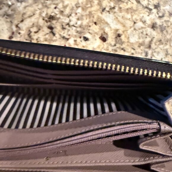 Kate Spade wallet - Picture 3 of 7